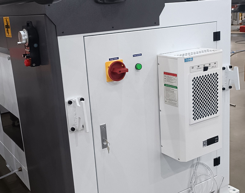 恒温常量数控发泡密封涂胶机